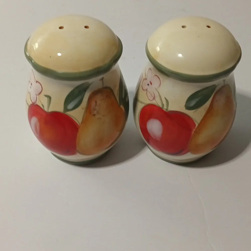 Gibson Designs “Fruit Grove” (apple & pears) salt & pepper shakers, 2004-2005